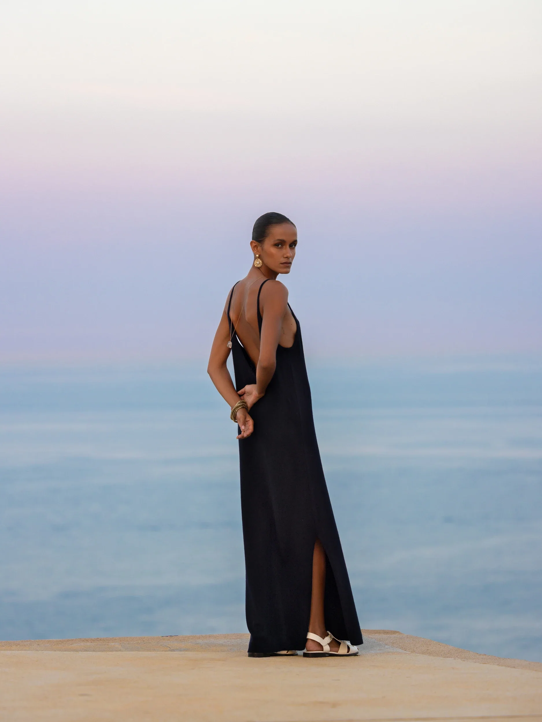 Cashmere Kleid in Navy - Image 2