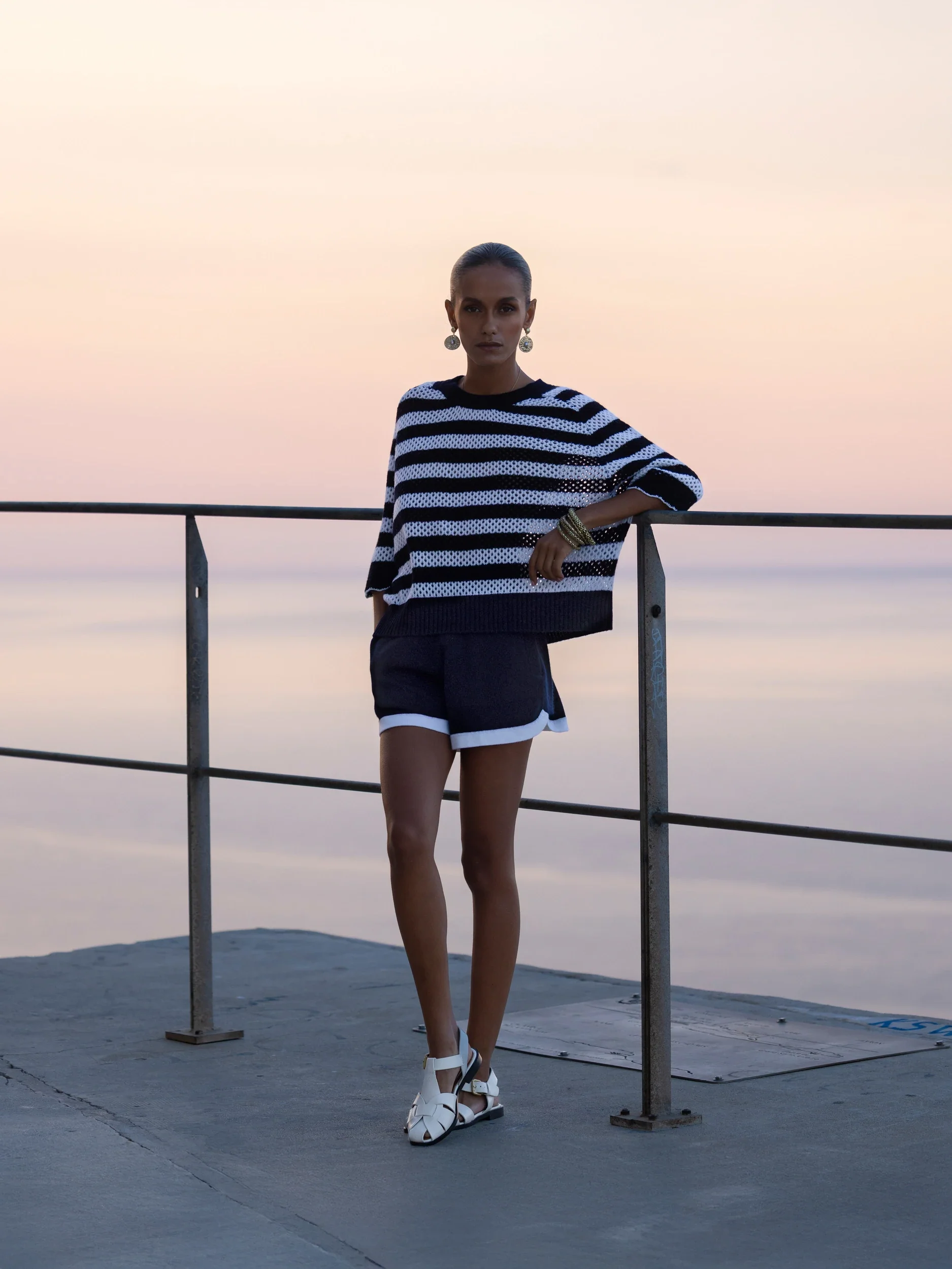 Woll-Mischung Pullover in Navy - Image 3
